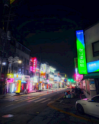 04.02.2024 20:21: #photoshoot #lights 
 #seoul #seoulkorea #gremser #photography